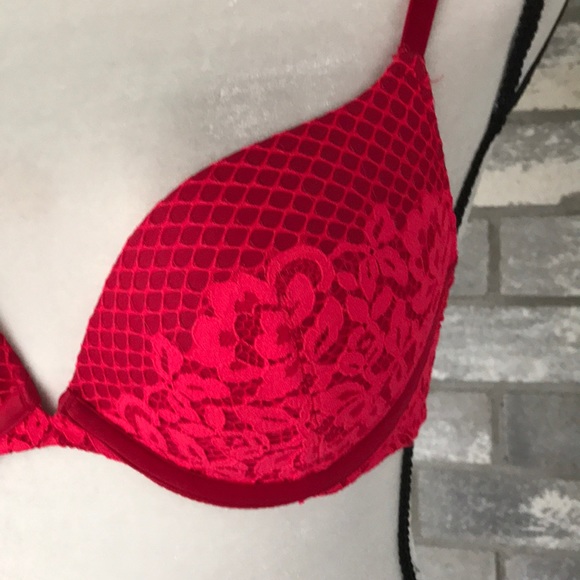 Victoria’s Secret push-up bra size 32D - Picture 3 of 10